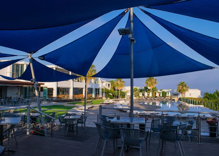 Theo Sunset Bay Hotel