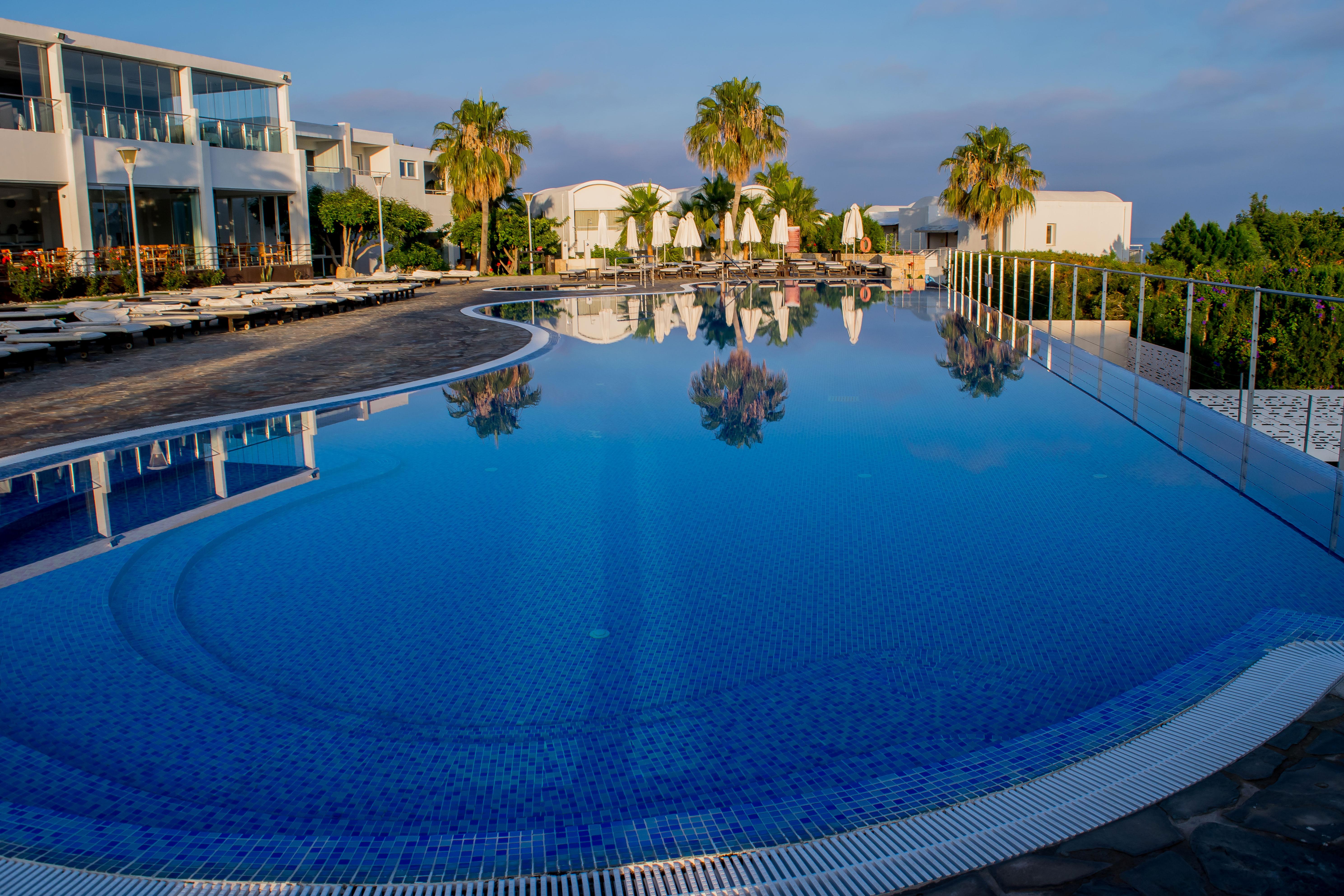 Theo Sunset Bay Готель 4*